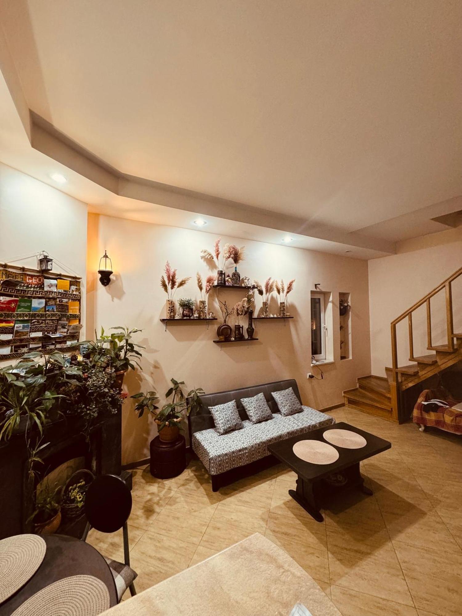 Sky Guest House Tbilisi Bagian luar foto