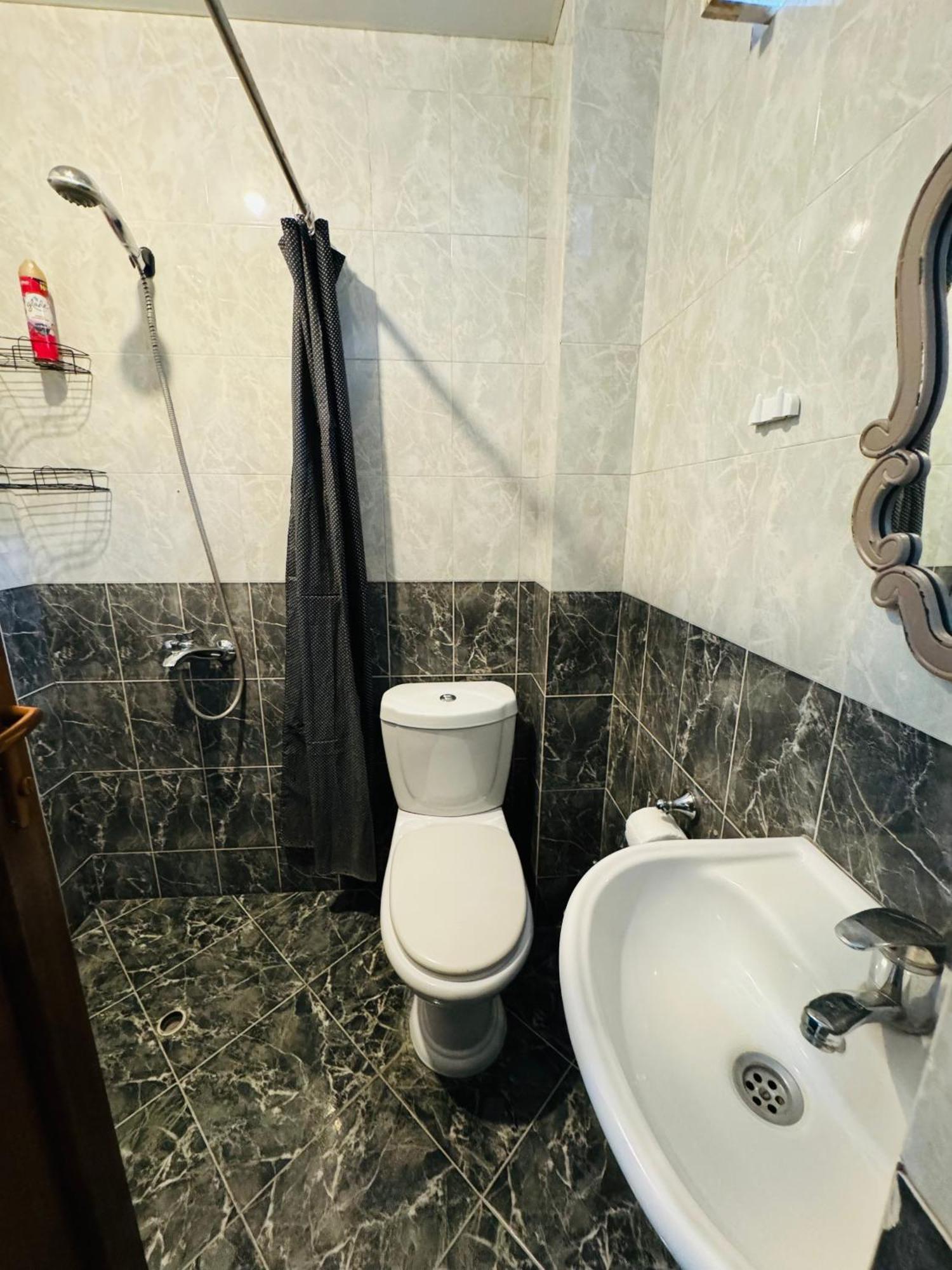 Sky Guest House Tbilisi Bagian luar foto