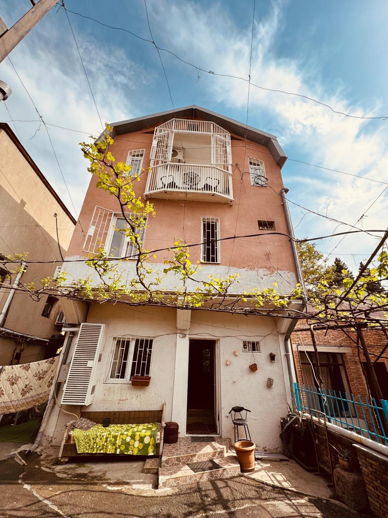 Sky Guest House Tbilisi Bagian luar foto
