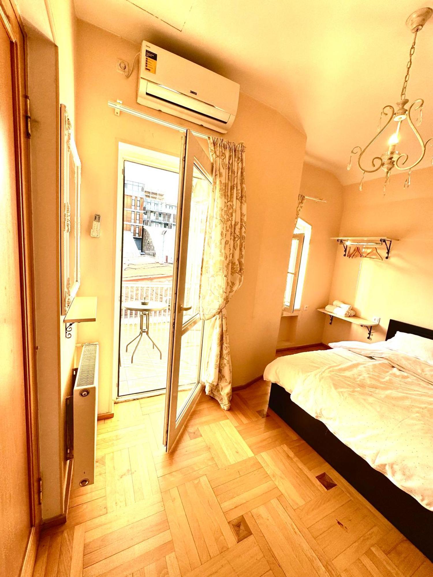 Sky Guest House Tbilisi Bagian luar foto