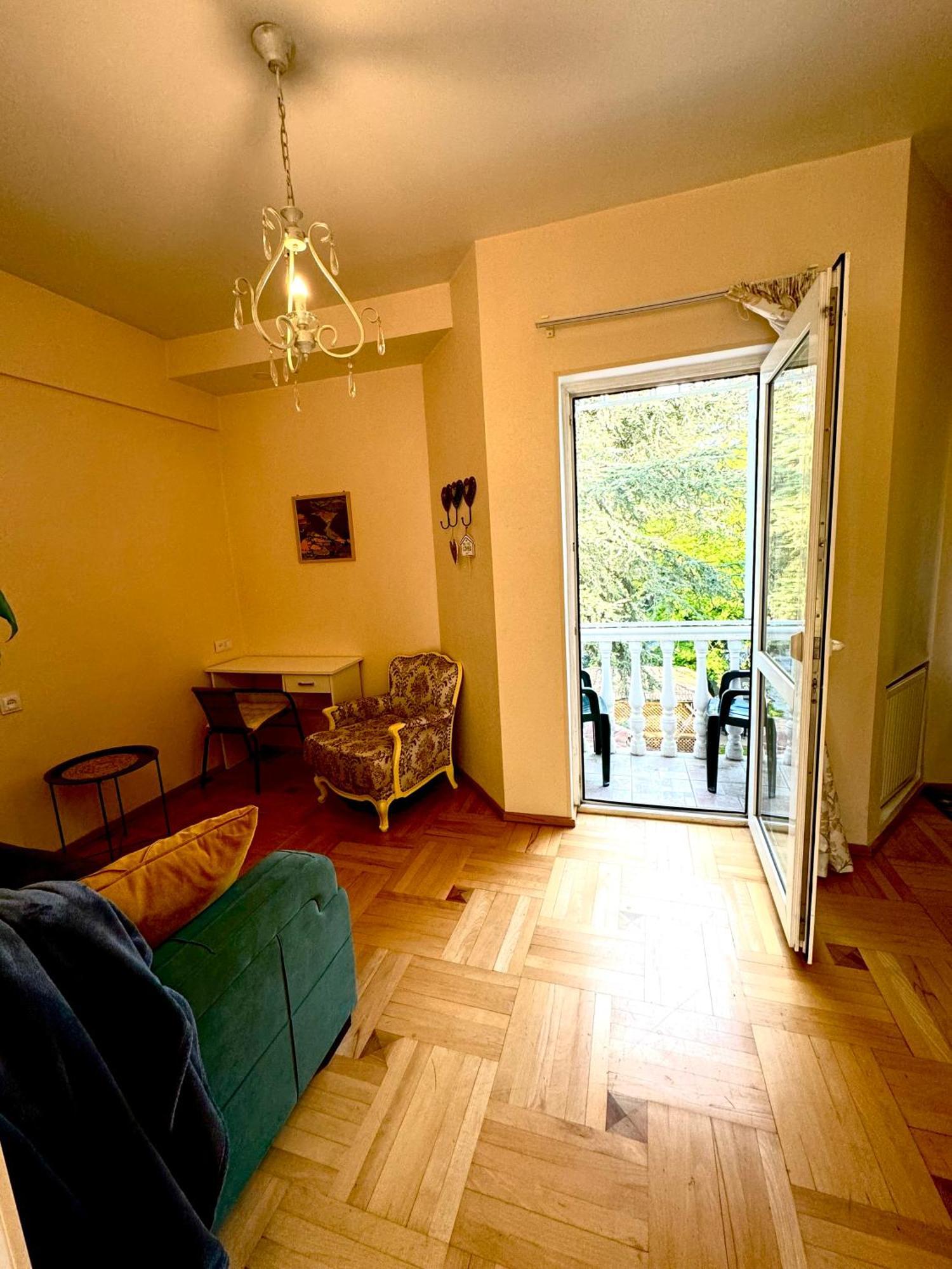 Sky Guest House Tbilisi Bagian luar foto