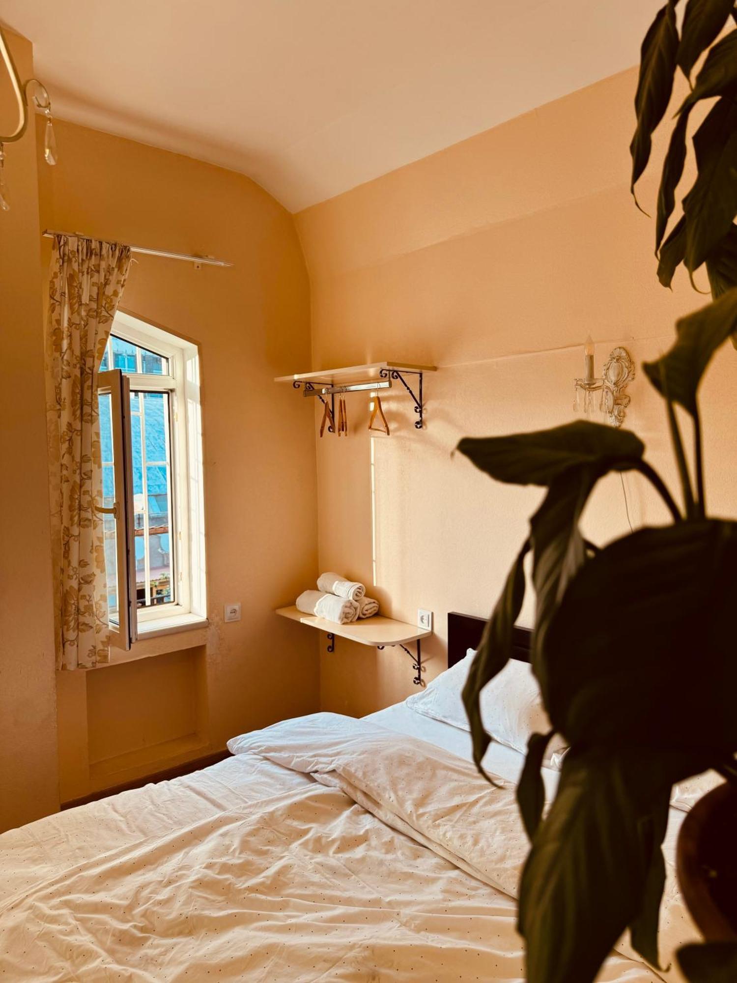 Sky Guest House Tbilisi Bagian luar foto